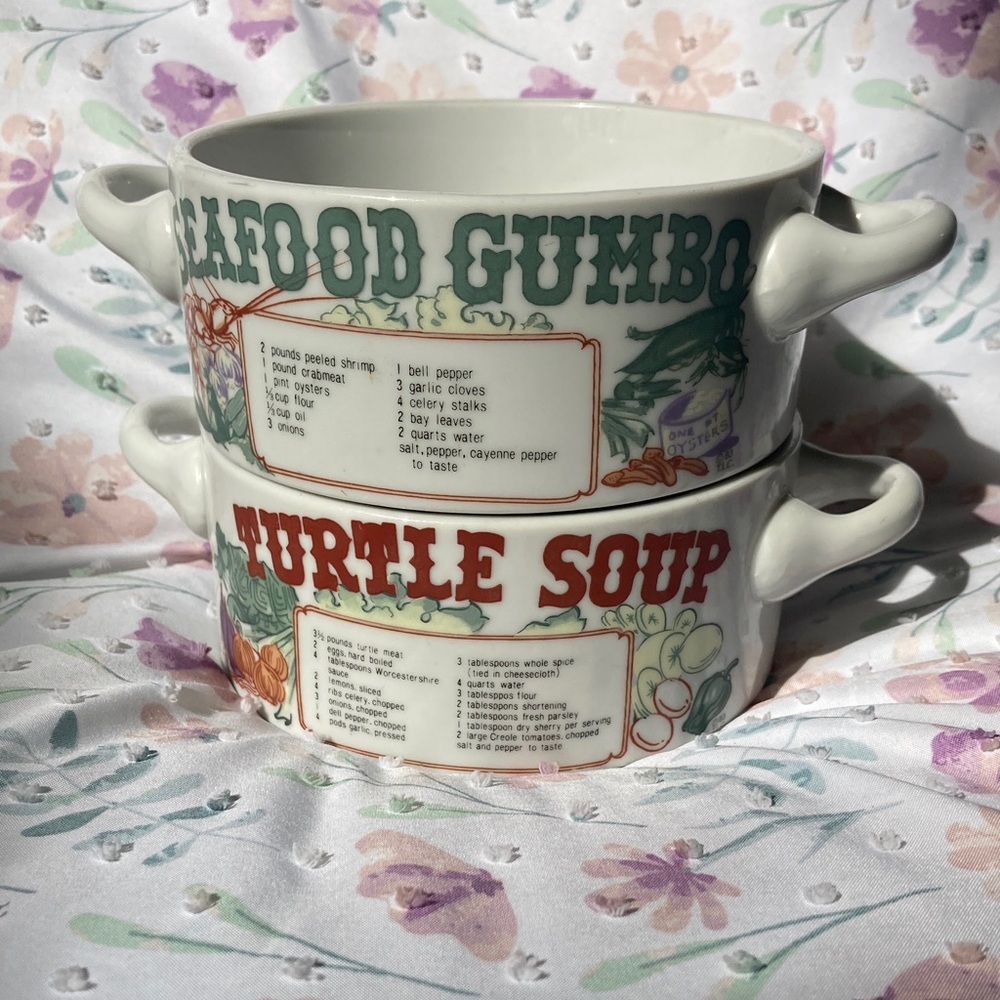 Vintage set of 2 Soup Bowls Turtle and Seafood